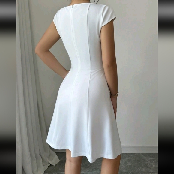 New Women's Square Neck, Puff Sleeve, A-Line, High-Stretch Fabric Solid Color - Picture 2 of 4